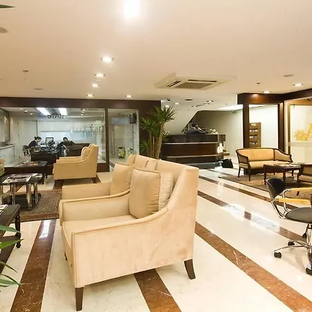 Aprilis - Special Category Hotell