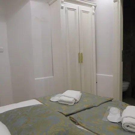 Ξενοδοχείο La Petite Maison 2*