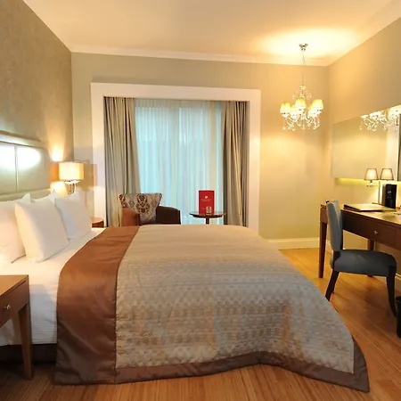 Ramada By Wyndham Asia Otel