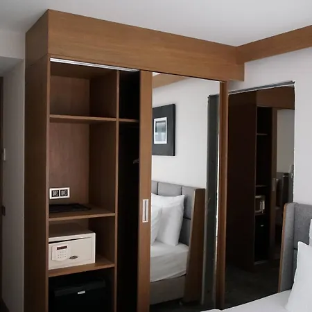 Отель Yuksel Yenikapi 4*
