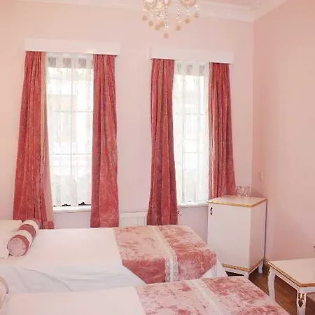 Romantic Hotel