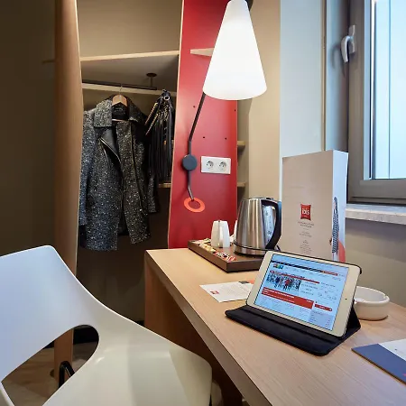 Hotel Ibis West 3*