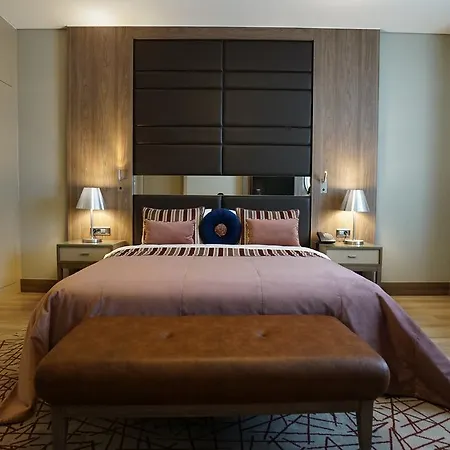 Hawthorn By Wyndham Airport Otel 5*