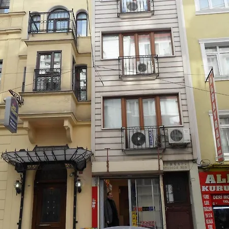 Eroz House