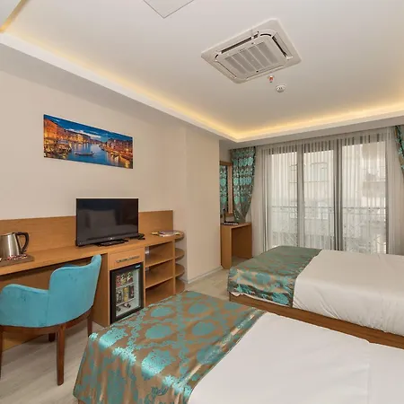 Отель Grand Palace 3*