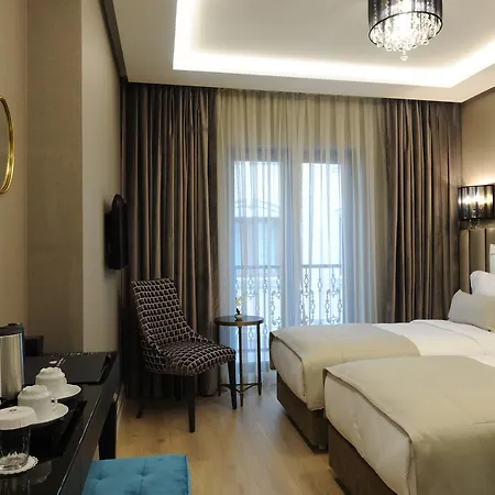 Le Petit Hotel 3*