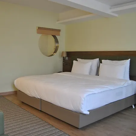 Hotel Numi
