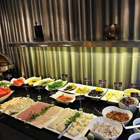 Le Petit 3* Istanbul