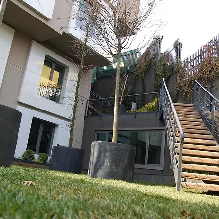 Hotel The 3*