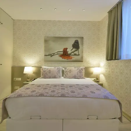 Adamel Hotel 3*