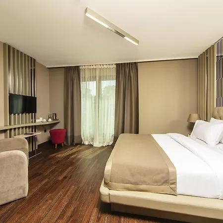 The Hotel 3*