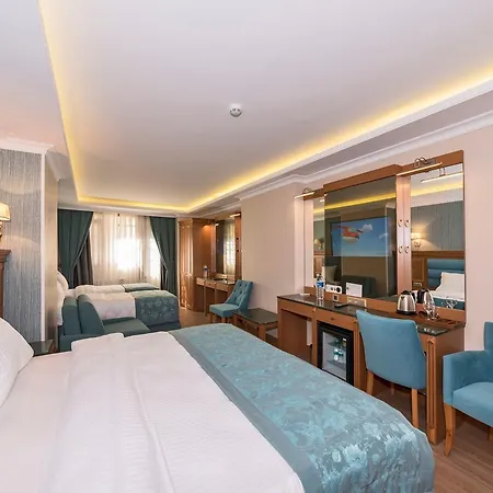Magnaura House 3*