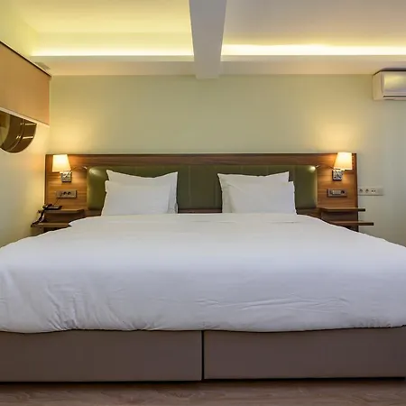 Numi Hotel 4*