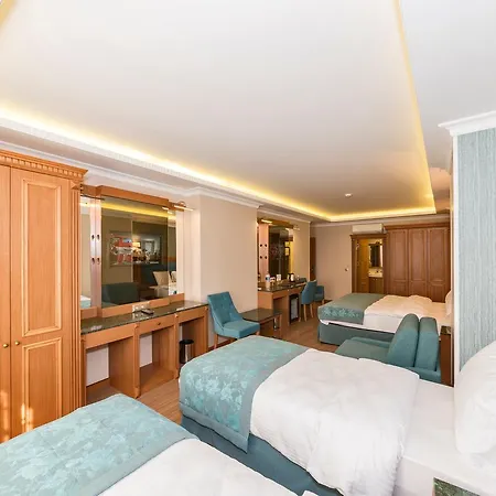 Magnaura House Hotel