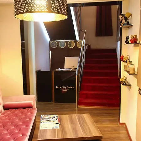 Pera Aparthotel 3*