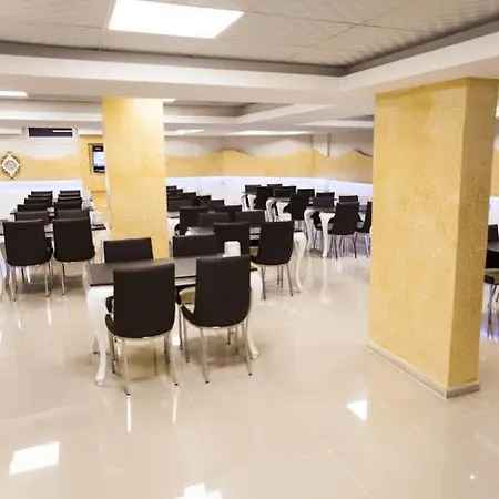 White Palace מלון