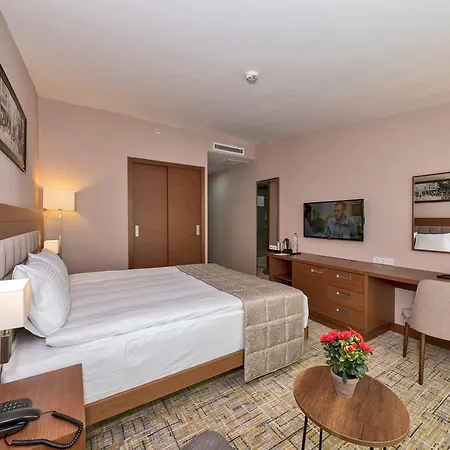 Hotel Land Park 4*