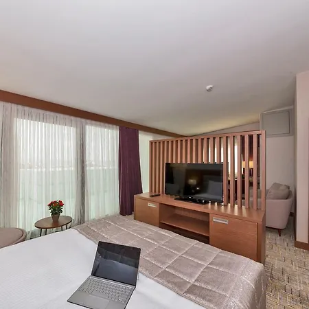 Land Park 4* Istanbul