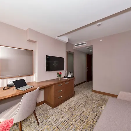 Hotel Land Park 4*