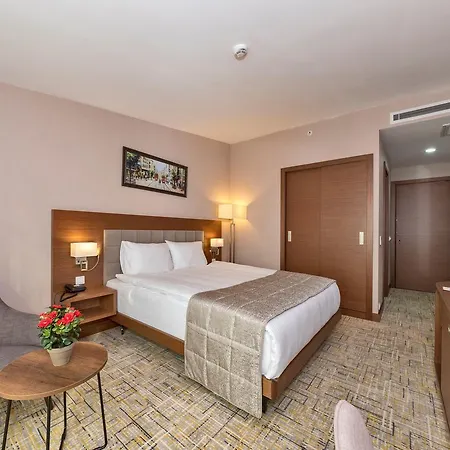 Hotel Land Park 4*