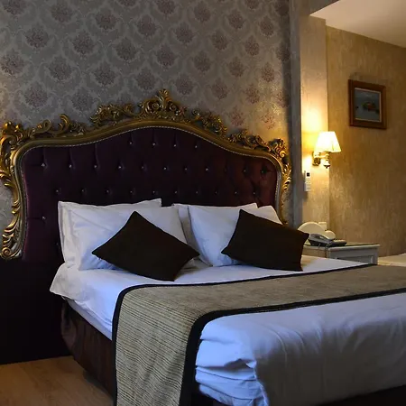 In Hotel 3*