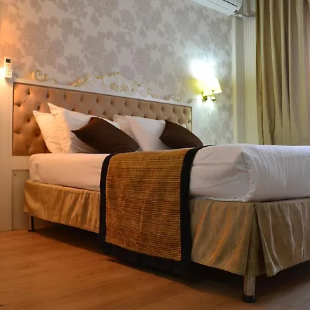 In Hotel Istanbul