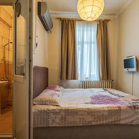 Erenler Hotel & Hostel 2*