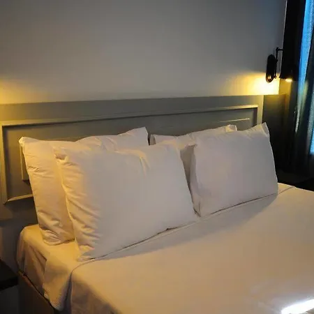 Hotel Pera Luna