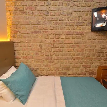 Pera Luna Hotel