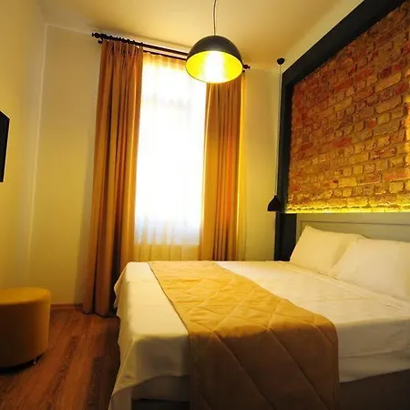 Pera Luna Hotel