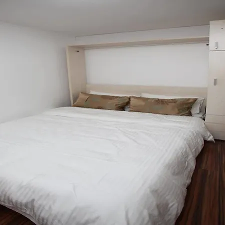 Apollo & Aparthotel