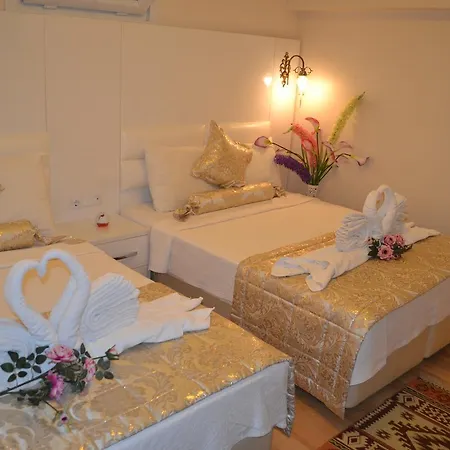 Peradise Hotel