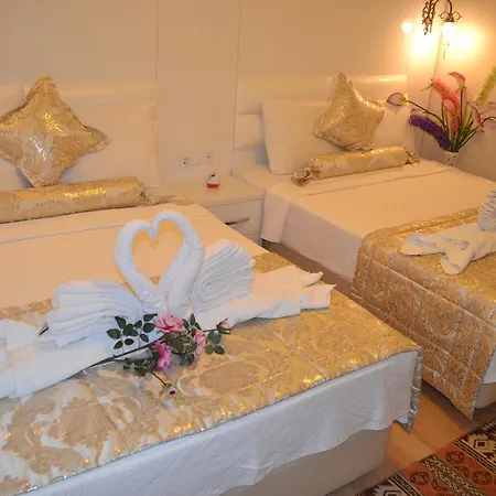 Peradise Hotel