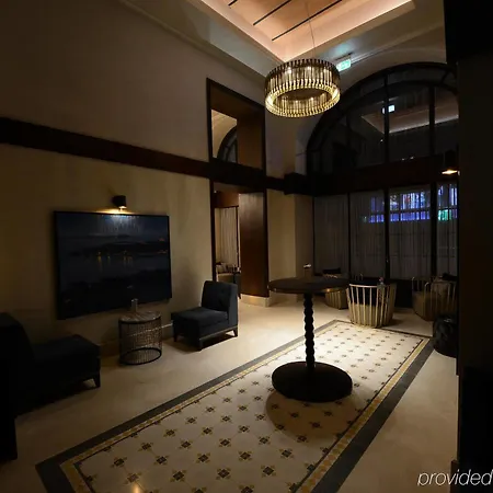 10 Karakoy Hotel