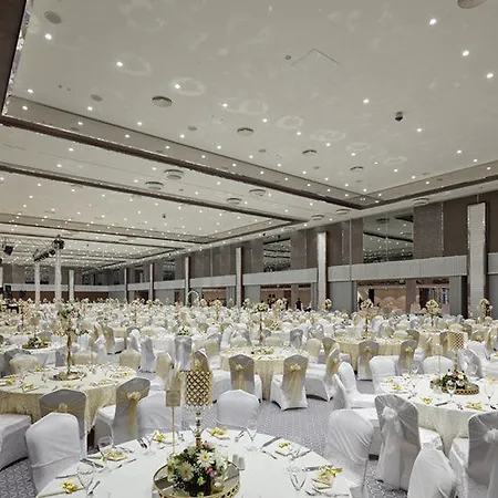 Pullman & Convention Center 5* İstanbul