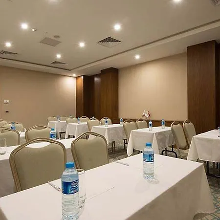 Liv City Hotel