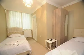 Hotel Kuembet *