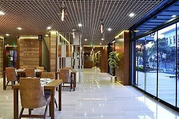 Hotel The Elegant 4*