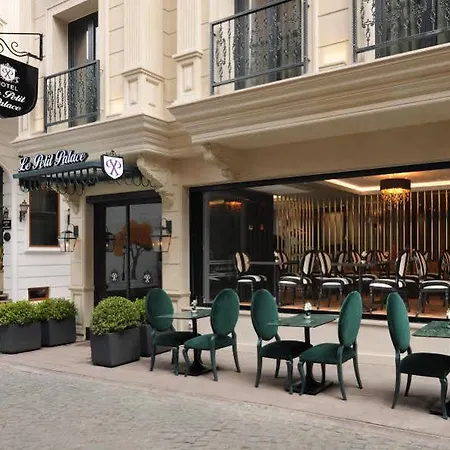 Hotel Le Petit 3*