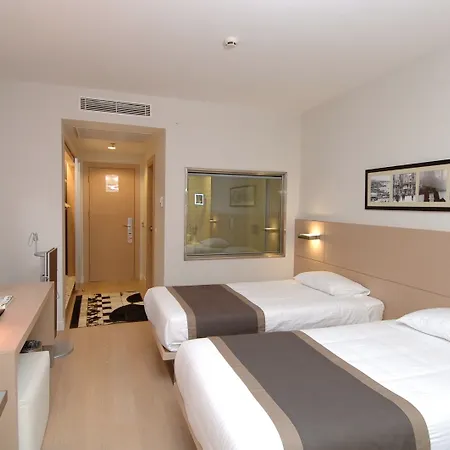 Eresin Taxim & Premier Hotel 4*