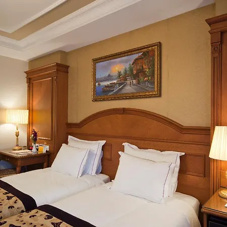 Glk Premier Acropol & 4*