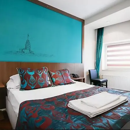 Pera Aparthotel 3*