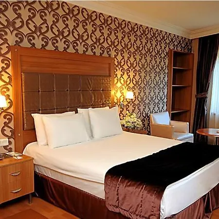 Express Elite Kucukyali Hotell 4*