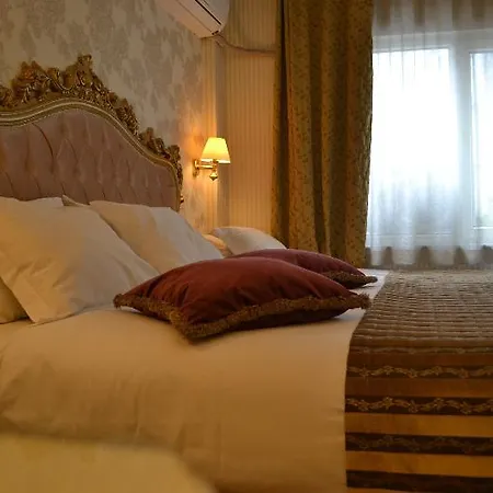 Hotel In 3*