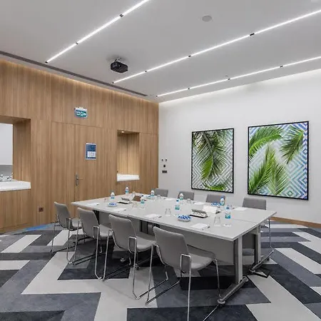Hotel Hampton By Hilton Zeytinburnu 4*