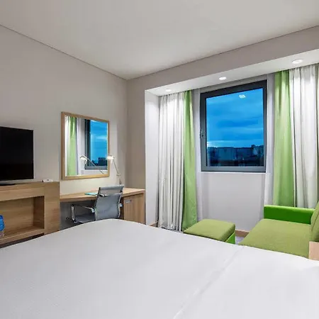 Hotel Hampton By Hilton Zeytinburnu 4*