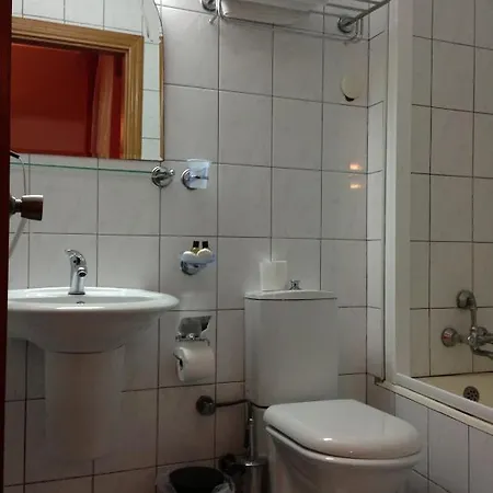 Yali Hotel 2*