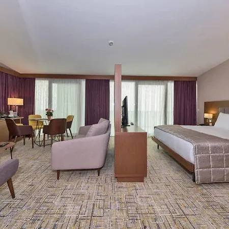 Hotel Land Park 4*