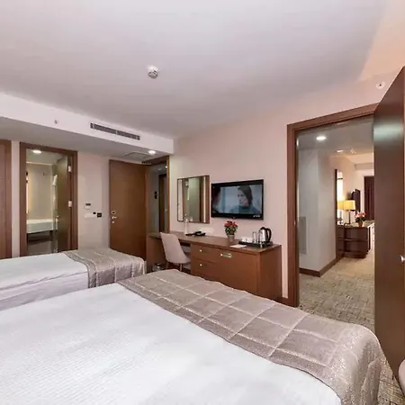 Hotel Land Park 4*