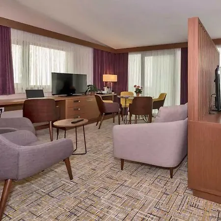 Hotel Land Park 4*